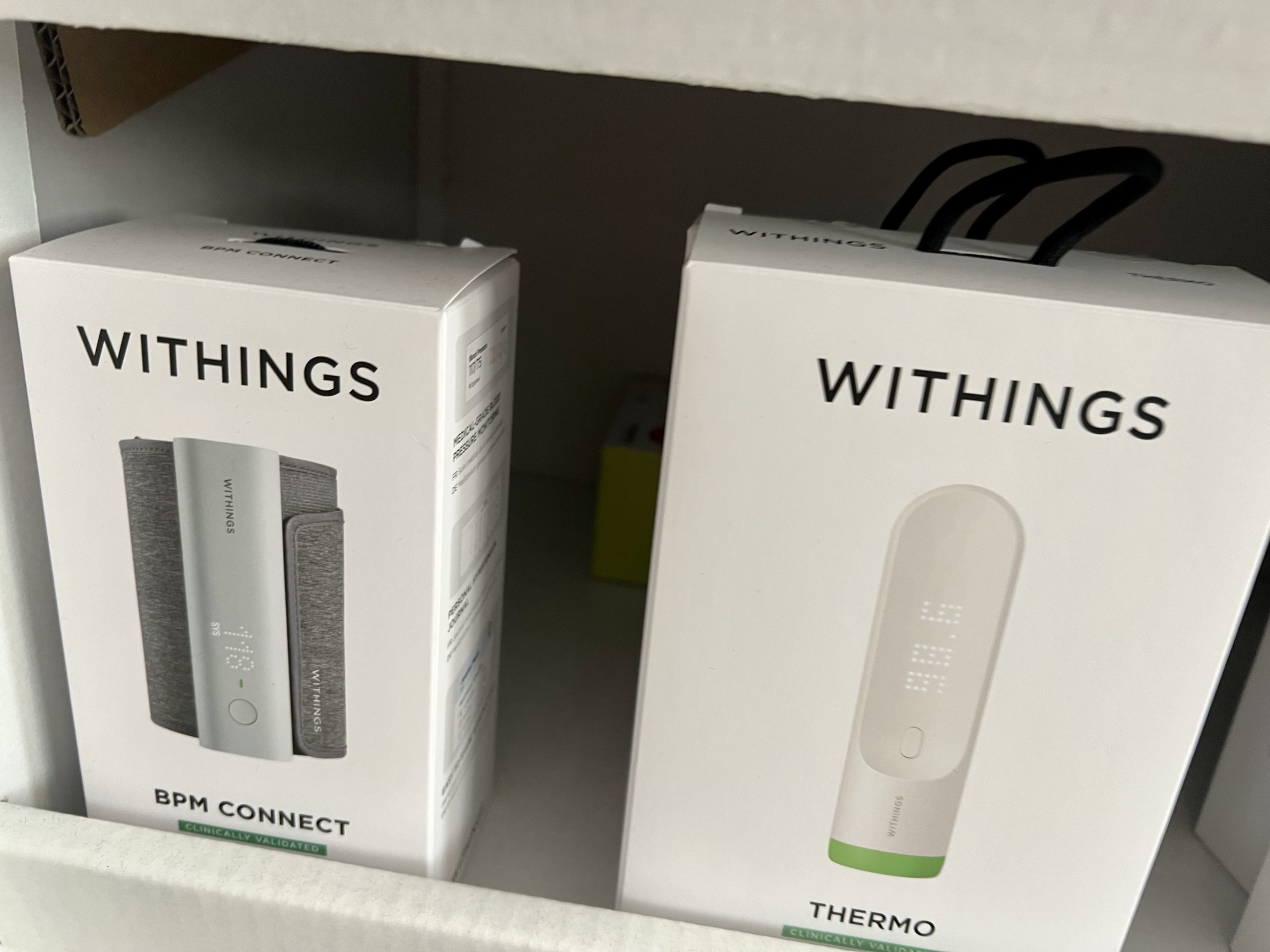 Withings BPM Connect &mdash; product photo